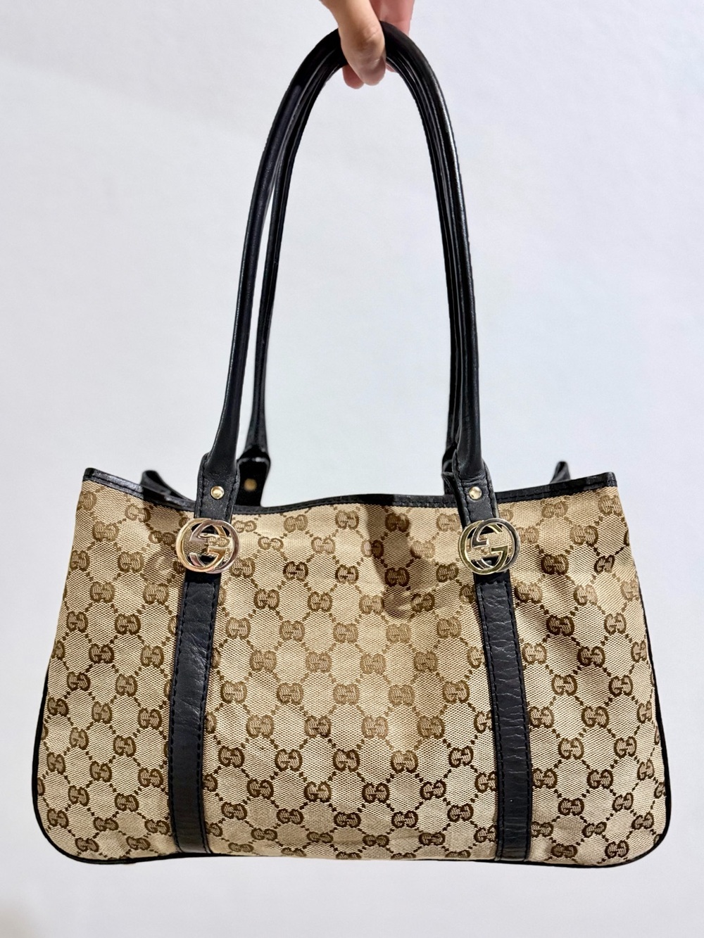 Gucci Beige GG Supreme Canvas Tote with Black Leather Handles and Gold Hardware